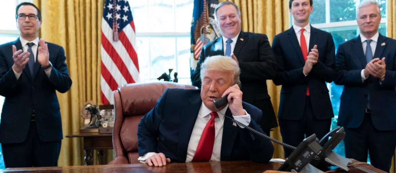 Διεθνή ΜΜΕ: «Ο Ντόναλντ Τραμπ ετοιμάζει το αποχαιρετιστήριο βίντεο»